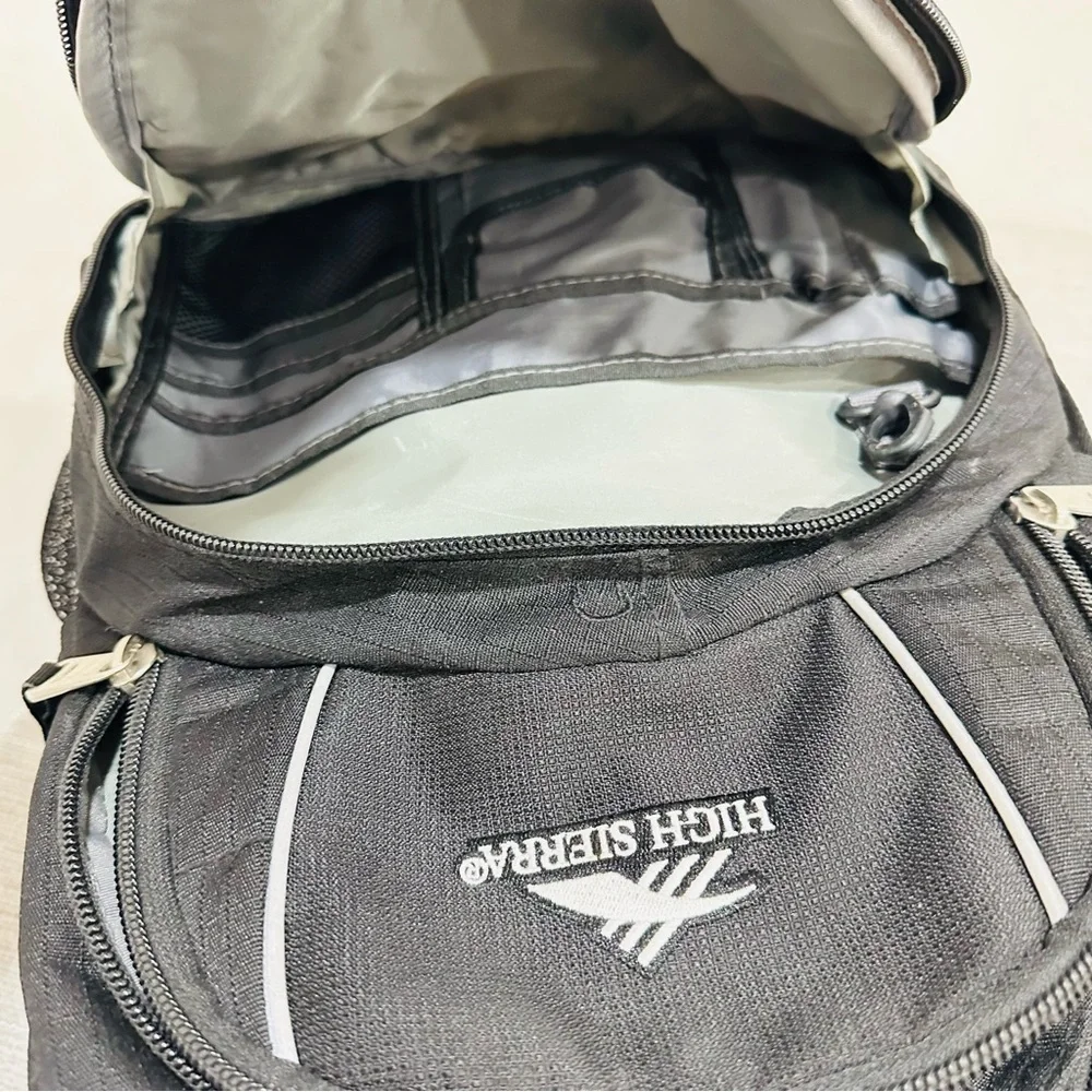 High Sierra Swerve Laptop Backpack Black -Fits up‎ to 17
